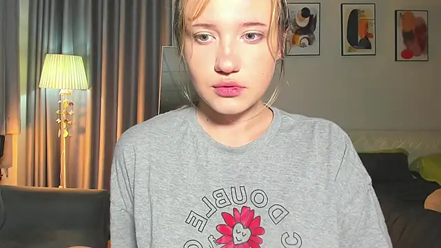 Snapshot of HanahCute chatting on 25, 2, 2025 HanahCute online show from 25, 2, 2025