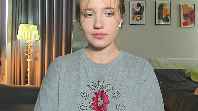 Snapshot of HanahCute chatting on 26, 2, 2025 HanahCute online show from 26, 2, 2025