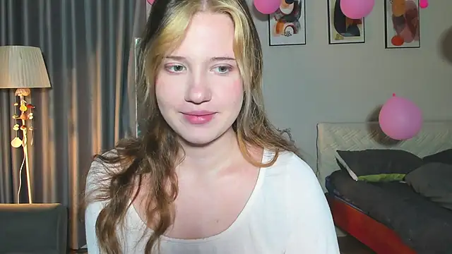 Snapshot of HanahCute chatting on 3, 3, 2025 HanahCute online show from 3, 3, 2025