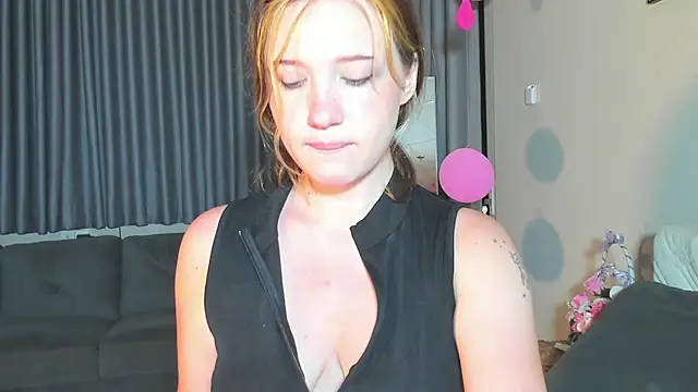 Snapshot of HanahCute chatting on 20, 3, 2025 HanahCute online show from 20, 3, 2025