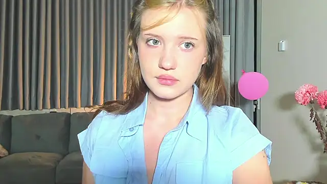 Snapshot of HanahCute chatting on 22, 3, 2025 HanahCute online show from 22, 3, 2025