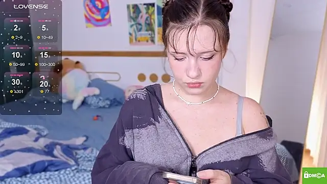 Snapshot of HanahCute chatting on 21, 10, 2025 HanahCute online show from 21, 10, 2025