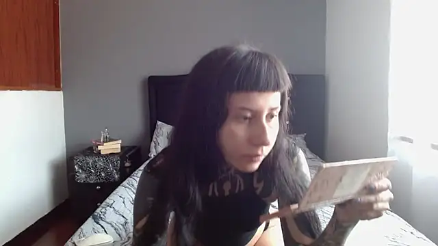 Emilia 1995 online show from 24, 9, 2025