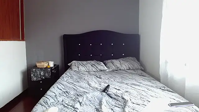 Emilia 1995 online show from 13, 5, 2026