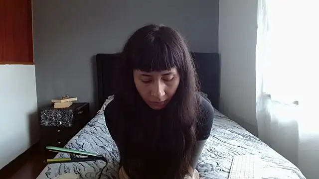 Emilia 1995 online show from 17, 6, 2026