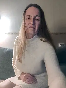 Evelina cute online show from 17, 12, 2024