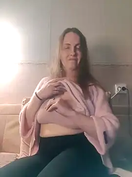 Evelina cute online show from 19, 12, 2024