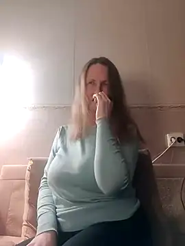 Evelina cute online show from 9, 1, 2025