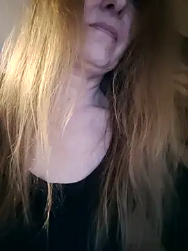 Evelina cute online show from 6, 10, 2025