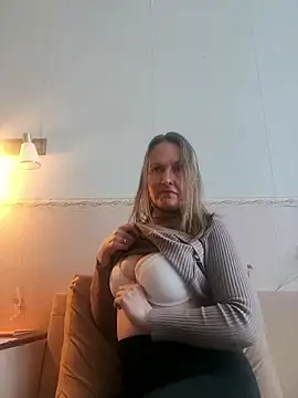 Snapshot of Evelina_cute chatting on 9, 1, 2026 Evelina cute online show from 9, 1, 2026