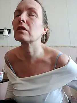 Snapshot of Evelina_cute chatting on 21, 2, 2026 Evelina cute online show from 21, 2, 2026