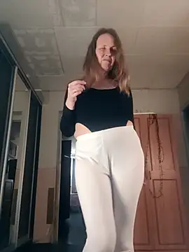 Snapshot of Evelina_cute chatting on 1, 3, 2026 Evelina cute online show from 1, 3, 2026