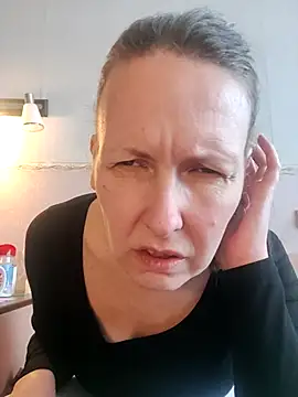 Snapshot of Evelina_cute chatting on 2, 3, 2026 Evelina cute online show from 2, 3, 2026