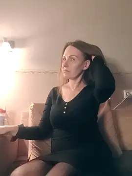 Snapshot of Evelina_cute chatting on 15, 3, 2026 Evelina cute online show from 15, 3, 2026