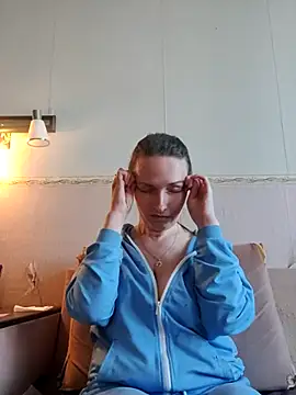 Snapshot of Evelina_cute chatting on 28, 3, 2026 Evelina cute online show from 28, 3, 2026