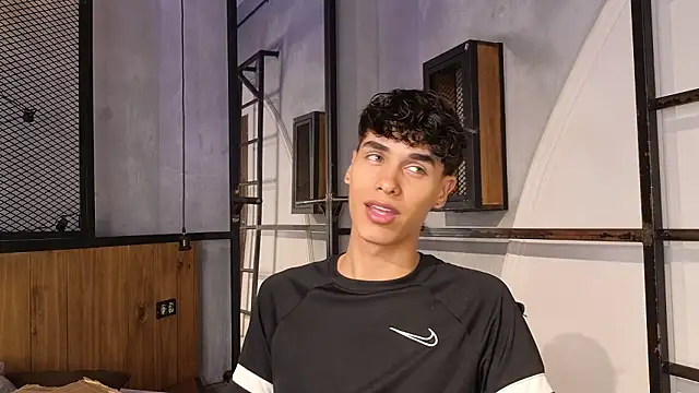 Snapshot of andrewortix chatting on 31, 3, 2026 andrewortix online show from 31, 3, 2026