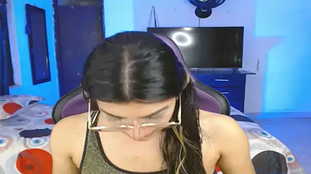 engielphoenis14 online show from 11, 3, 2025