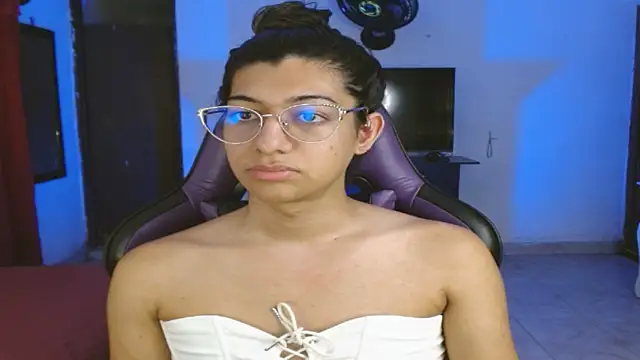 engielphoenis14 online show from 13, 3, 2026