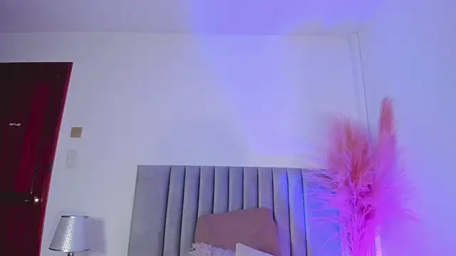 Snapshot of LucyJhonnsonn chatting on 26, 1, 2025 LucyJhonnsonn online show from 26, 1, 2025