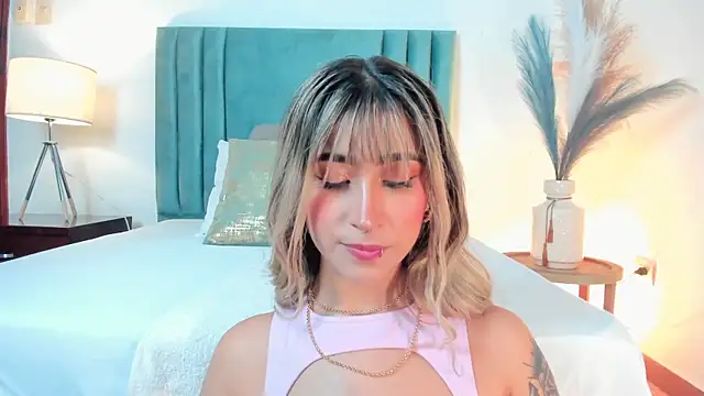 Snapshot of LucyJhonnsonn chatting on 30, 1, 2025 LucyJhonnsonn online show from 30, 1, 2025