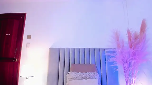 Snapshot of LucyJhonnsonn chatting on 4, 2, 2025 LucyJhonnsonn online show from 4, 2, 2025