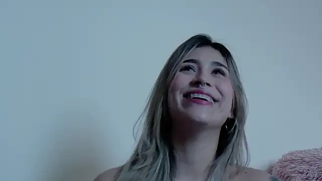 Snapshot of LucyJhonnsonn chatting on 18, 9, 2025 LucyJhonnsonn online show from 18, 9, 2025