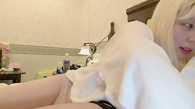 Snapshot of NANAchan_R chatting on 18, 2, 2025 NANAchan R online show from 18, 2, 2025