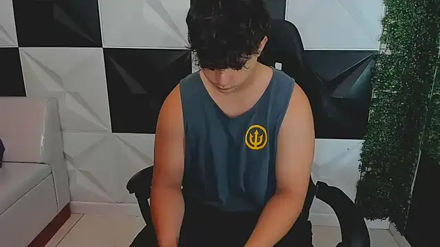 Snapshot of Dani_cumboy chatting on 4, 10, 2025 Dani cumboy online show from 4, 10, 2025