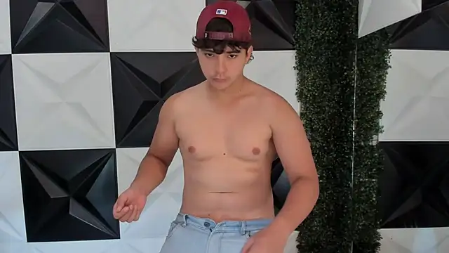 Snapshot of Dani_cumboy chatting on 27, 10, 2025 Dani cumboy online show from 27, 10, 2025