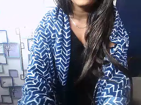 Hot Naina- online show from 1, 12, 2024