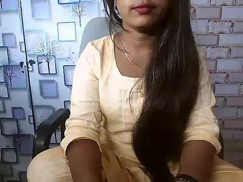 Hot Naina- online show from 5, 12, 2024