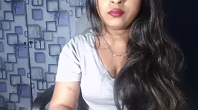 Hot Naina- online show from 12, 12, 2024