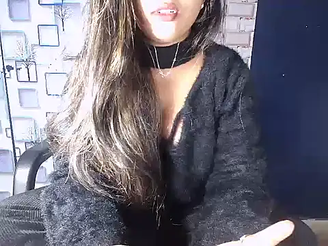 Hot Naina- online show from 18, 12, 2024
