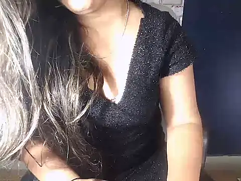 Hot Naina- online show from 19, 12, 2024