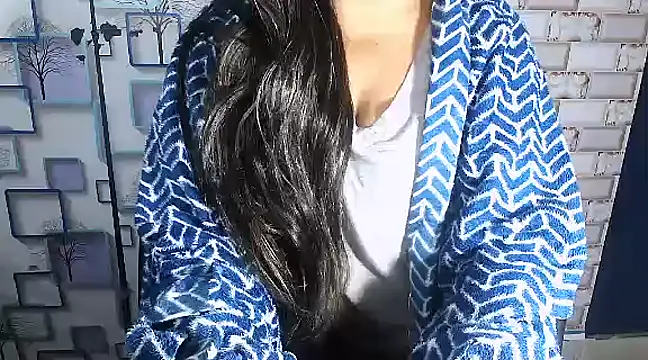 Hot Naina- online show from 23, 1, 2025