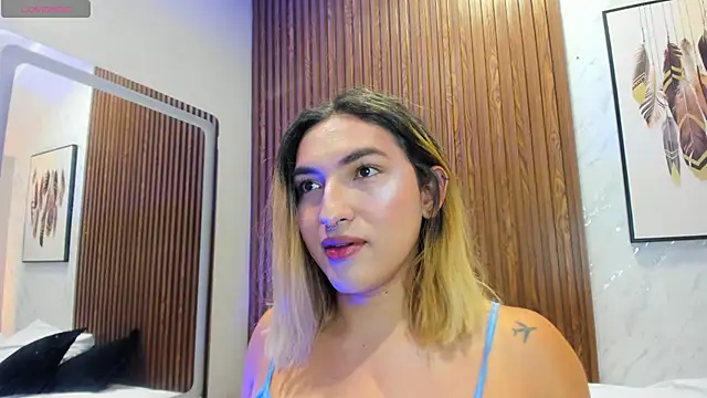 Snapshot of TomLondon_ chatting on 13, 5, 2026 TomLondon online show from 13, 5, 2026