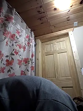 Lilsmokeshow017 online show from 28, 11, 2025