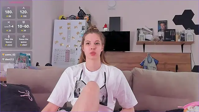 Girl alone home online show from 2, 5, 2026