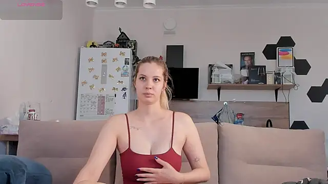 Girl alone home online show from 15, 6, 2026