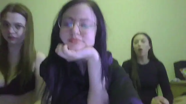 Snapshot of German_Eva chatting on 3, 3, 2025 German Eva online show from 3, 3, 2025