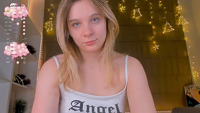 Snapshot of NaokoStifel chatting on 25, 1, 2025 NaokoStifel online show from 25, 1, 2025