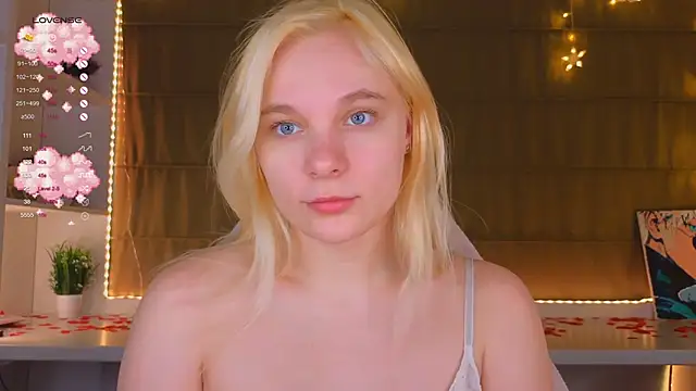 Snapshot of NaokoStifel chatting on 7, 2, 2025 NaokoStifel online show from 7, 2, 2025