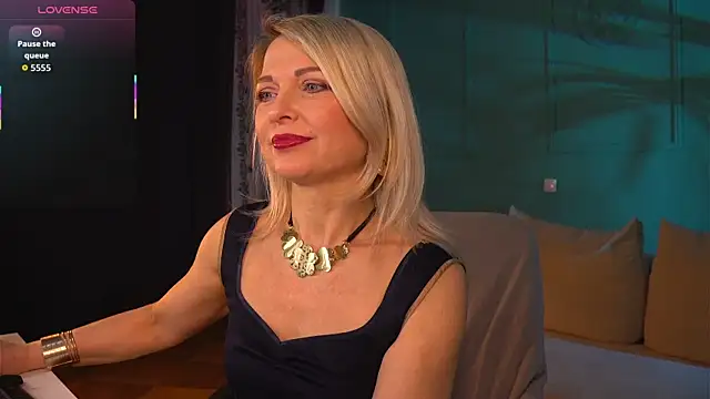Snapshot of Gloria_Lovely chatting on 2, 4, 2026 Gloria Lovely online show from 2, 4, 2026