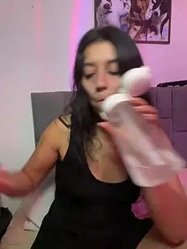 Snapshot of BrittanyDiaz chatting on 3, 3, 2026 BrittanyDiaz online show from 3, 3, 2026