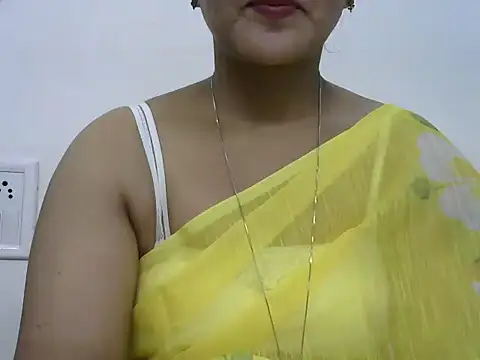 Snapshot of rashmika_reddy chatting on 30, 4, 2026 rashmika reddy online show from 30, 4, 2026