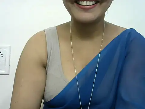 Snapshot of rashmika_reddy chatting on 11, 5, 2026 rashmika reddy online show from 11, 5, 2026
