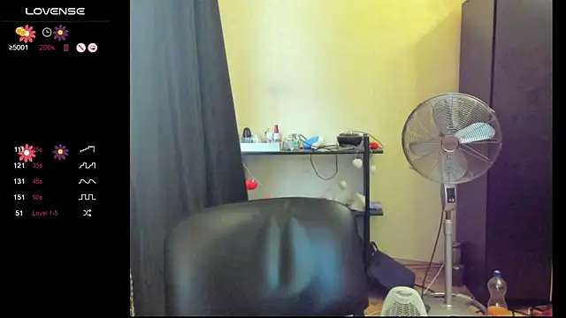 Snapshot of Boni_NeLL__ chatting on 10, 12, 2024 Boni NeLL   online show from 10, 12, 2024