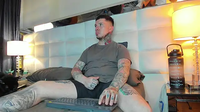 Snapshot of Adam_tatto chatting on 22, 9, 2025 Adam tatto online show from 22, 9, 2025