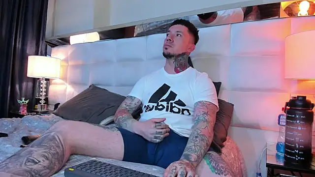 Snapshot of Adam_tatto chatting on 8, 10, 2025 Adam tatto online show from 8, 10, 2025