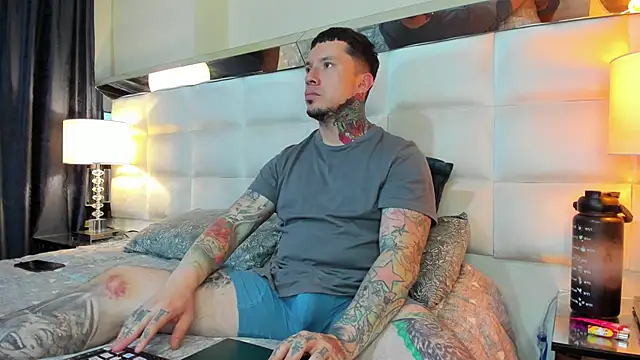 Snapshot of Adam_tatto chatting on 25, 10, 2025 Adam tatto online show from 25, 10, 2025